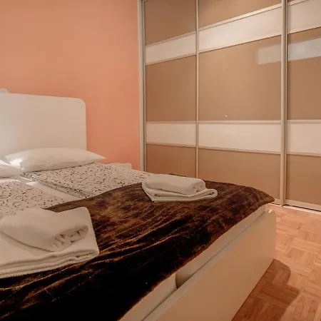 Stunning In Bohinjska Bistrica With 2 Bedrooms And Wifi Apartmán